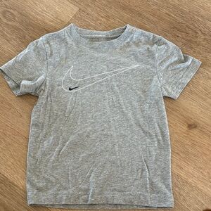 Nike Kids Heather Gray Short Sleeve Tee, Size 6